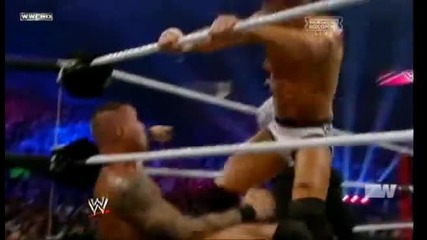 Cody Rhodes се присмива на Ортън