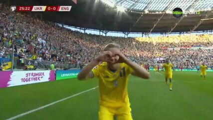 Олександър Зинченко наказа "трите лъва"