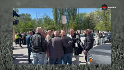 Напрежение между Венци Стефанов и феновете на Славия