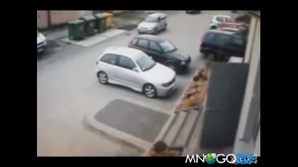 Смазващо женско паркиране 