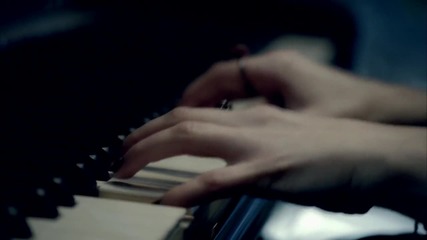 Avril Lavigne - Almost Alice
