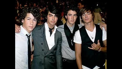 Jonas Brothers - Burnin Up [slideshow]