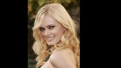 Claire Holt Ili Sara Paxton