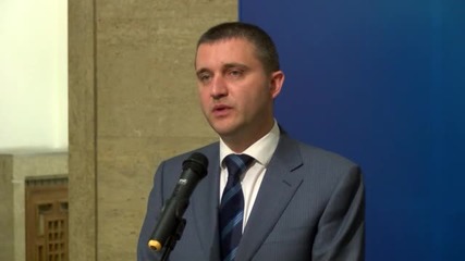 Горанов: Ще помагаме на бедните, ако имотът им пострада