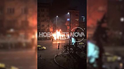 Пожар изпепели част от заведение в центъра на София