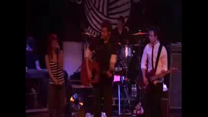 Paramore - My Hero [live]