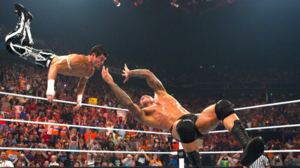 Randy Orton RKOs Evan Bourne in mid-air: Raw, July 12, 2010