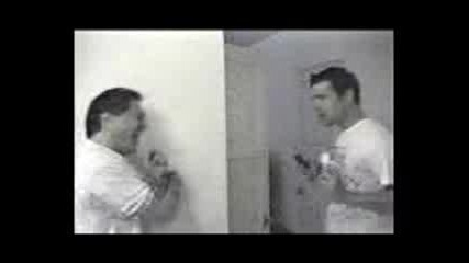 Comedy - Funny Electricity Joke Guy Plays On Friend