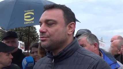 Преговорите се провалиха, блокадата на границата остава