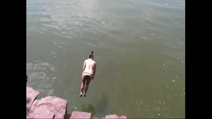Най - лудото скачане във вода! 