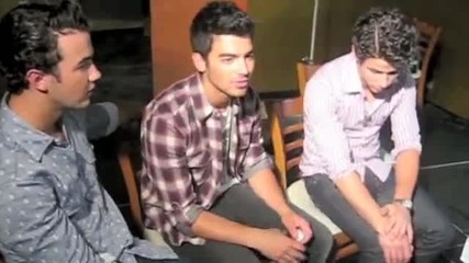 Jonas Brothers Dish About Upcoming Jonas La Eps! 