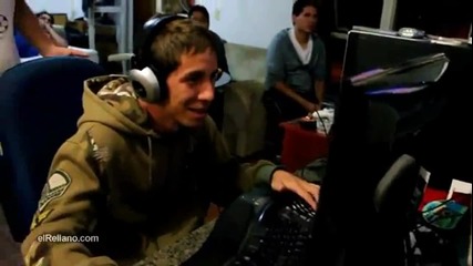 Който играе много Counter strike откача от нерви Смях !!!