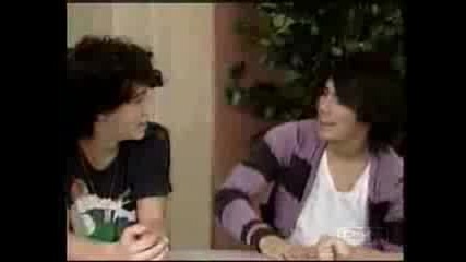 Jonas Brothers - laugh
