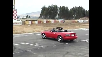 Mazda Miata Mx - 5 Donuts
