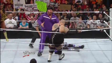 Xavier Woods vs. Brodus Clay- Raw, Dec. 9, 2013
