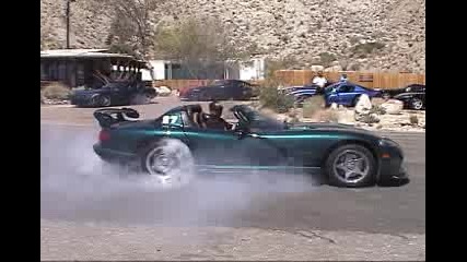 Dodge Viper Пали Гуми