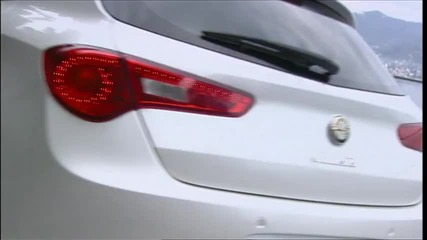Alfa Romeo Giulietta 2011 в движение 