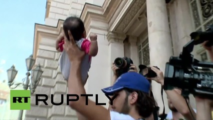 Унгария: Бежанци протестират след като им беше отказан достъп до Германия