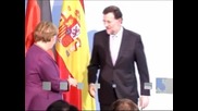 Рахой и Меркел изглаждат различията по отношение помощта за Испания