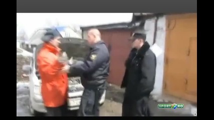 Руснак атакува полицай с лопата