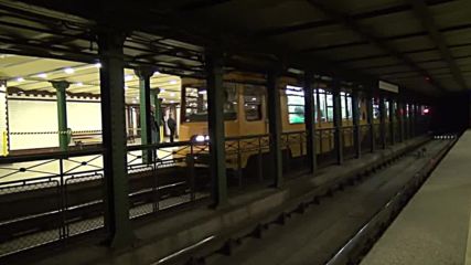 Пътуване в най-плиткото метро на Будапеща - подземката - линия М1 - Metro in Budapest Linie M1