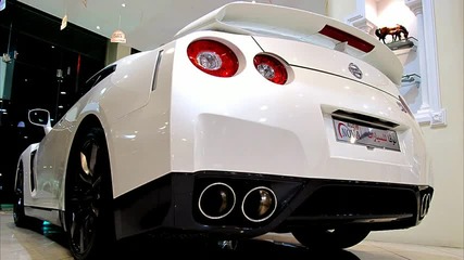 Nissan Gt-r vs Camaro ss!