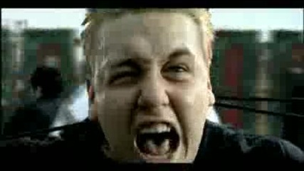 Papa Roach - She Loves Me Not 