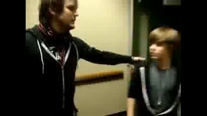 Justin Bieber backstage of Jingle Ball 2009