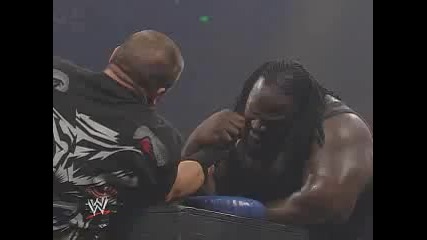 John Cena vs Mark Henry (arm Wrestling Match)
