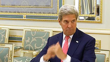 Ukraine: Poroshenko meets Kerry to discuss East Ukraine ceasefire, reforms