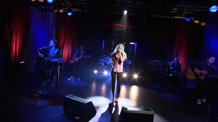 Avril Lavigne - Im With You (aol Sessions)( Високо Качество )
