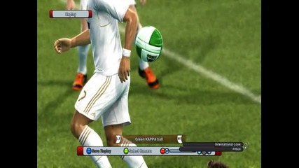 Красив гол на Шави Алонсо Pro Evolution Soccer 2012