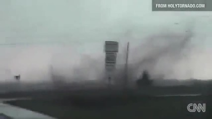 26/05/11 торнадо разкъсва чрез Оклахома
