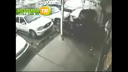 На косъм от смъртта! Голям късметлия