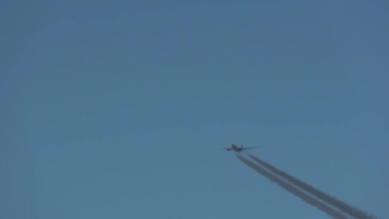 We Own The Sky (кадри заснети от кокпита на самолет)