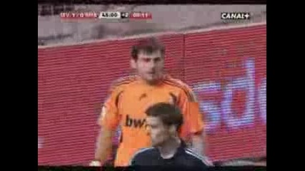 Iker Casillas paradones vs Sevilla 