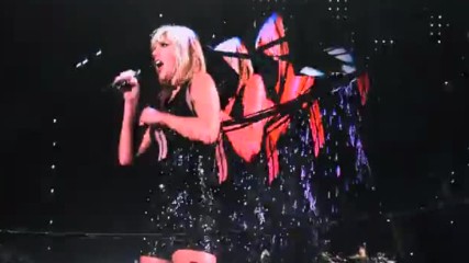 На живо от Формула 1! Taylor Swift - Holy Ground