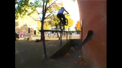 Danny Macaskill bike tricks 