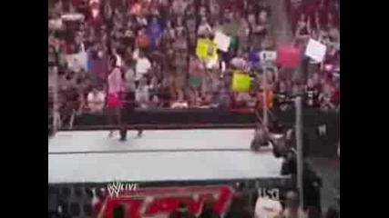 Raw 06/04/09 - Santina Marella vs Beth Phoenix