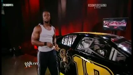 Kofi Kingston defaces The Vipers Randy Orton Nascar @ Wwe Monday Night Raw - 10261 