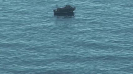 Плавателен съд с около 400 мигранти бедства в Средиземно море
