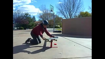 How to boardslide with Melvin the nerd 