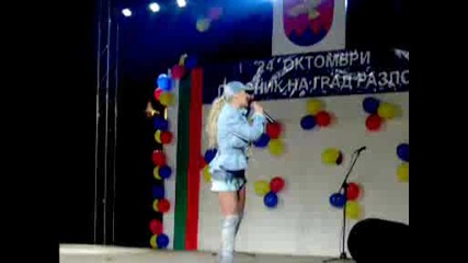 Desi Slava - Nevuzmojno e da sprem Live
