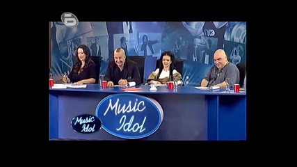 *много Смях * Music Idol 3 - Милен Илиев Пее Песента Каманите Падат От Небето 9.03.09