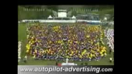 жив екран от 2000 човека