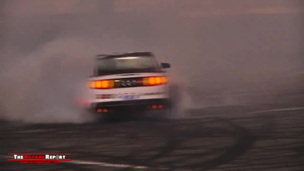 Drift Ford Mustang Donuts and Burnouts