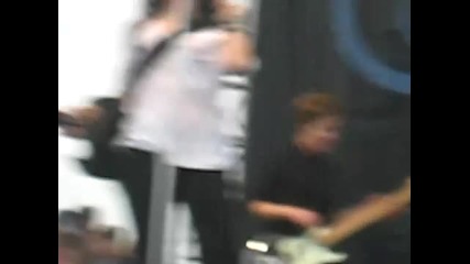 demi lovato live