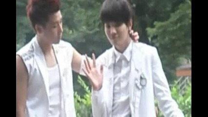 [fancam] 100801 being cute (inkigayo Fan Meeting)