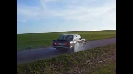 Staro Bmw poludqva - Bmw drifting 