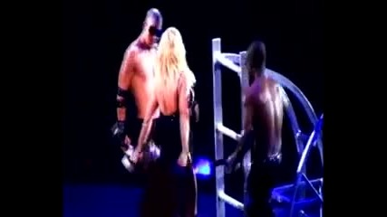 Britney Spears - Do Something (live Circus Tour)